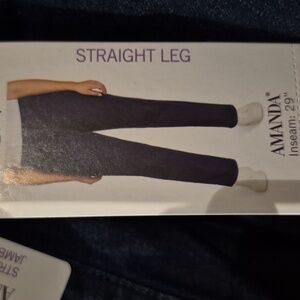 16x29: Gloria Vanderbilt "Amanda" Str. Leg Jeans